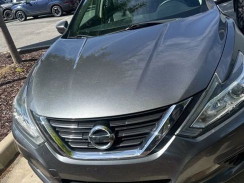 Used 2017 Nissan Altima 2.5 SL w/ Moonroof Package image 1