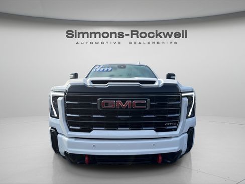 Used 2025 GMC Sierra 2500 AT4 AWD/4WD image 6