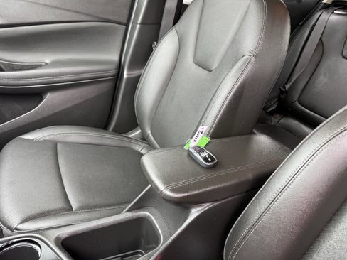 Used 2024 Buick Encore GX Sport Touring AWD/4WD image 21