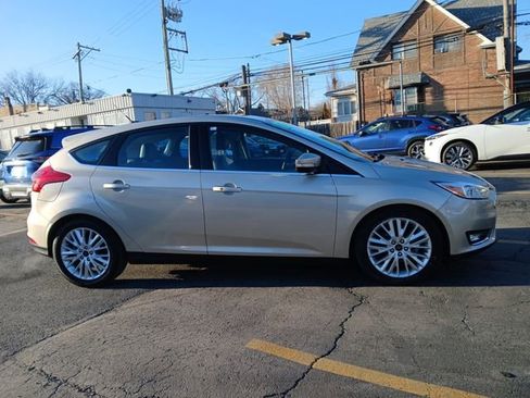 Used 2017 Ford Focus Titanium image 3