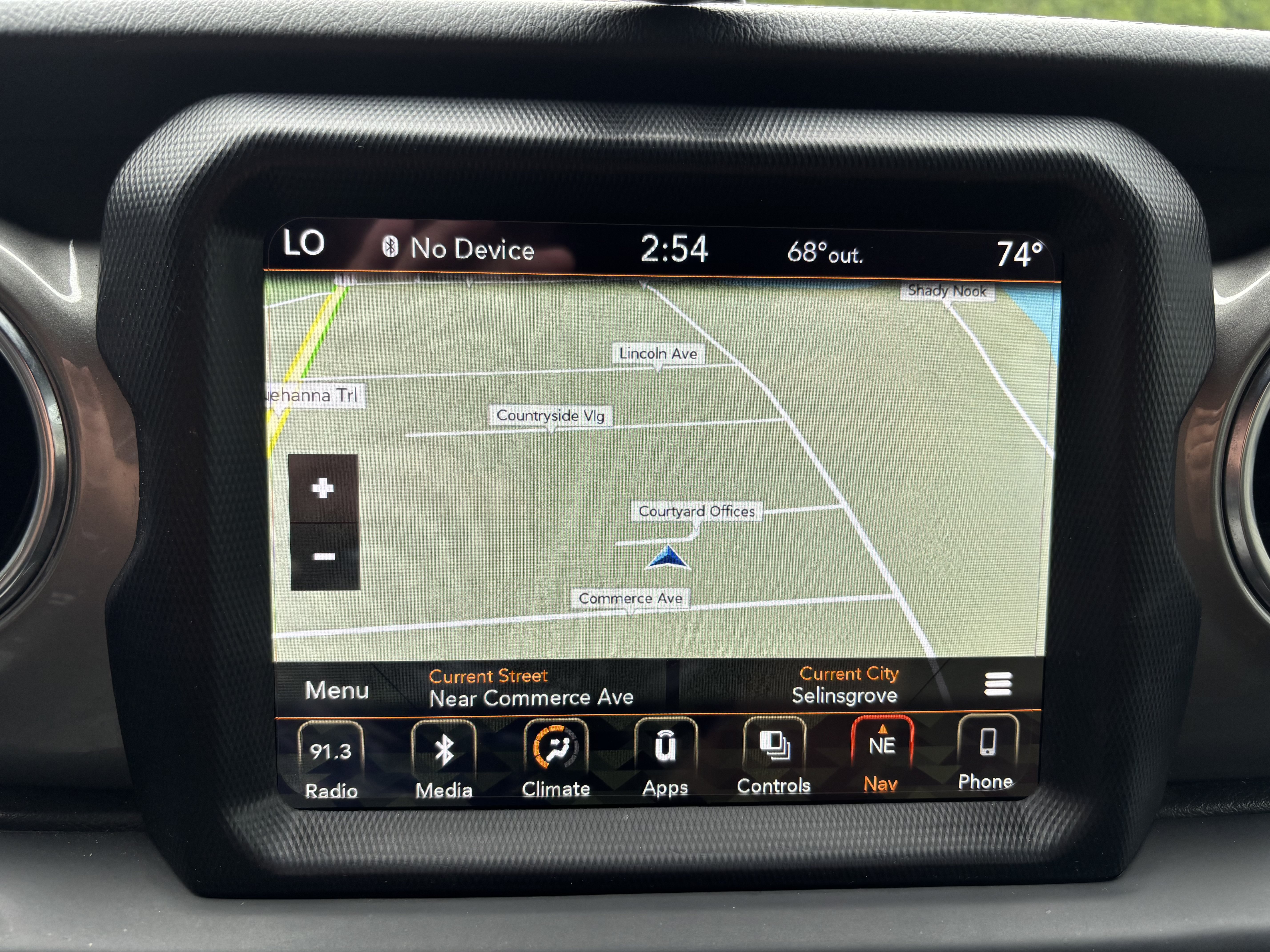 Used 2018 Jeep Wrangler Unlimited Sahara AWD/4WD image 28