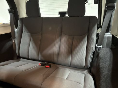 Used 2018 Jeep Wrangler Sport AWD/4WD image 20
