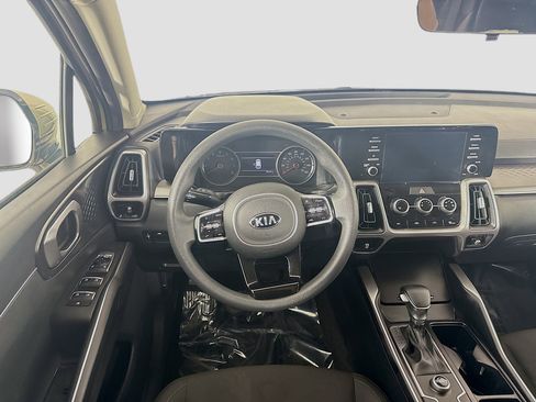 Used 2021 Kia Sorento LX image 17