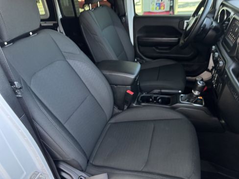 Used 2020 Jeep Wrangler Unlimited Sport S image 23