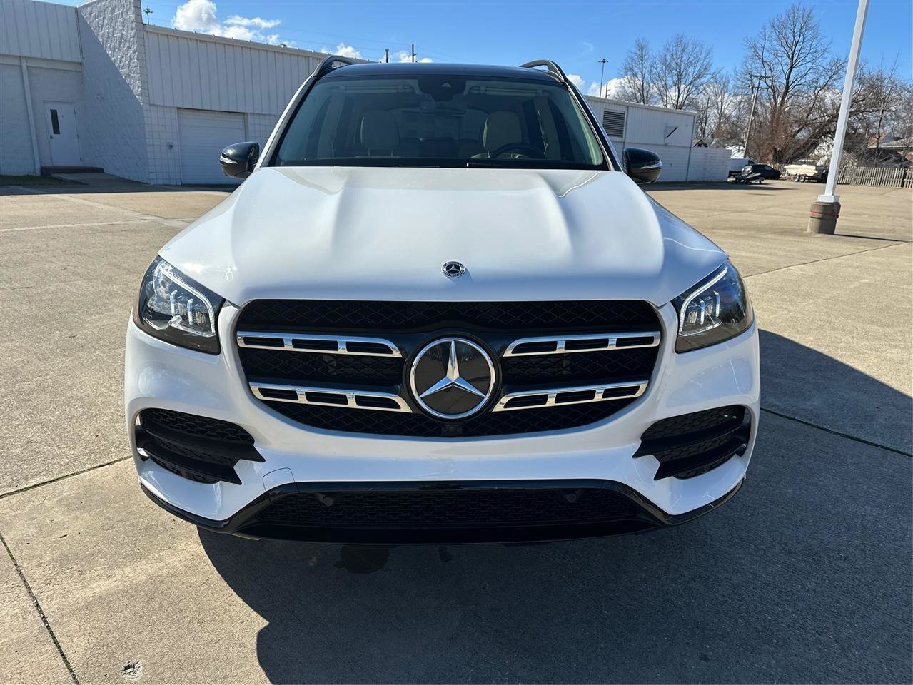 Used 2023 Mercedes-Benz GLS 450 4MATIC w/ AMG Line Exterior image 25