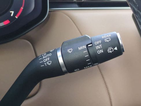 Used 2023 Land Rover Range Rover Sport SE image 26