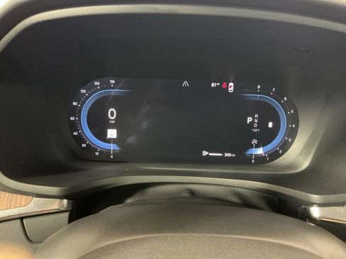 Used 2024 Volvo V60 B5 Cross Country Plus image 12