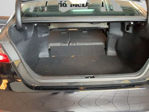 Used 2019 Toyota Camry LE FWD image 29