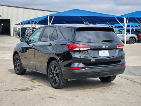 Used 2024 Chevrolet Equinox LS w/ LS Convenience Package image 4