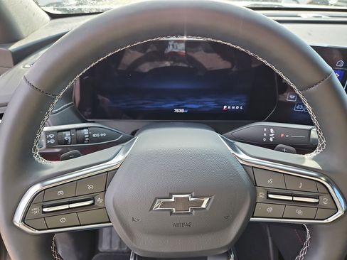 Used 2025 Chevrolet Traverse Z71 image 21