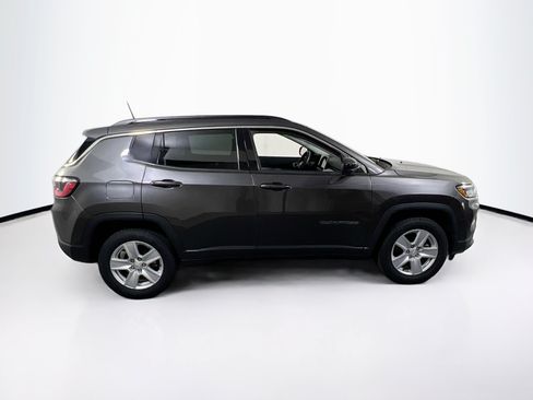Used 2022 Jeep Compass Latitude AWD/4WD image 4