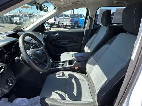Certified 2018 Ford Escape SE image 17