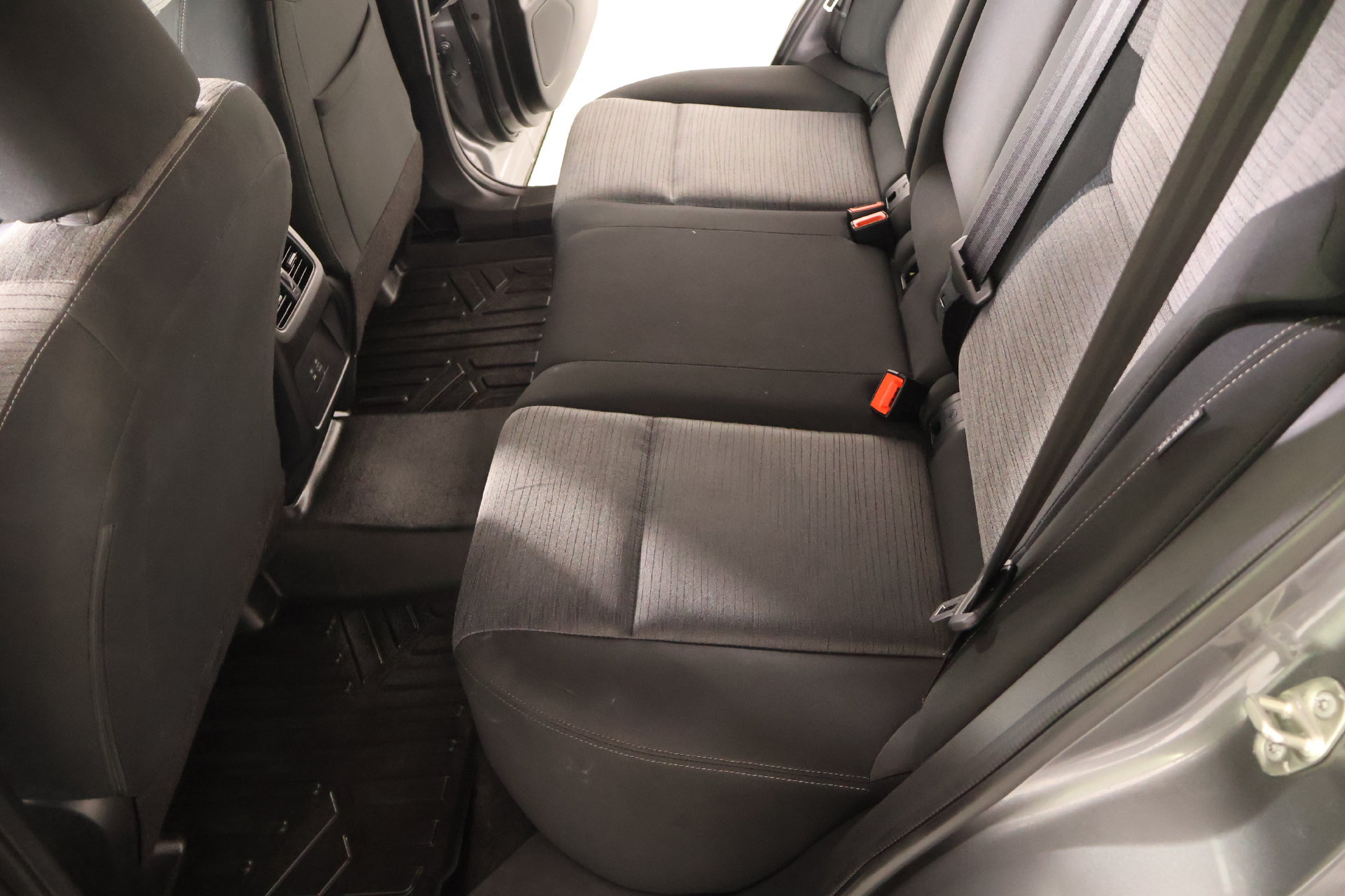 Used 2023 Nissan Rogue SV FWD image 11
