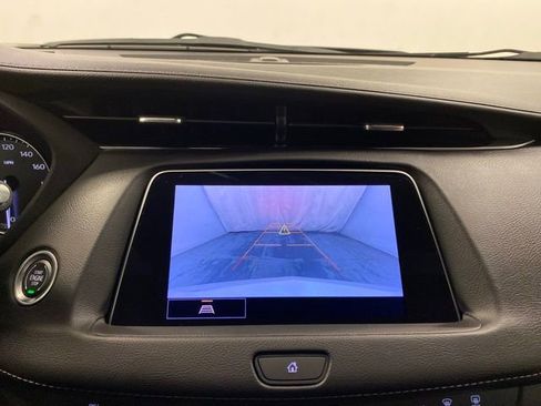 Used 2022 Cadillac XT4 Luxury w/ Cold Weather Package AWD/4WD image 11