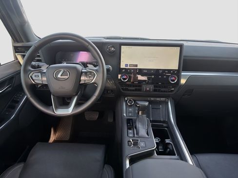 Used 2024 Lexus GX 550 w/ Accessory Package (Z1) AWD/4WD image 14