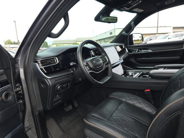 Used 2025 Jeep Grand Wagoneer L Series III w/ Rear Seat Video Group 1 AWD/4WD image 22