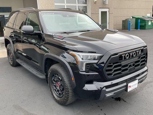 Used 2023 Toyota Sequoia TRD Pro AWD/4WD image 3