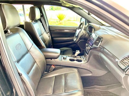 Used 2020 Jeep Grand Cherokee Overland AWD/4WD image 29