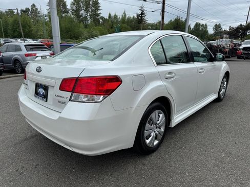 Used 2010 Subaru Legacy 2.5i AWD/4WD image 16