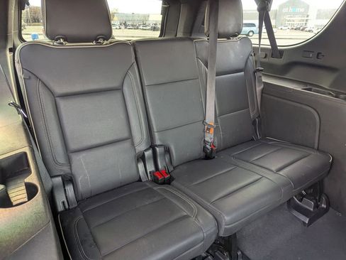 Used 2022 Chevrolet Suburban Premier AWD/4WD image 34