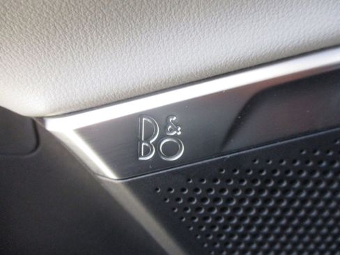 Used 2025 Ford Expedition Platinum image 40