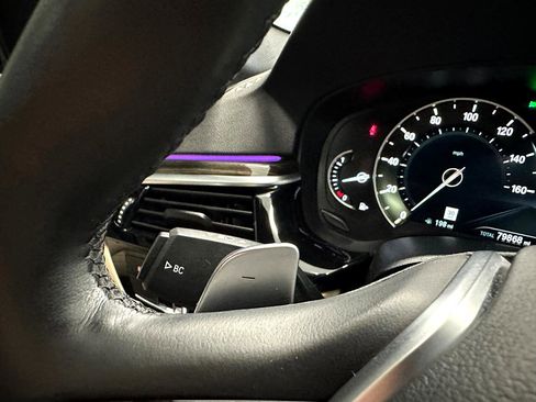 Used 2018 BMW 530i w/ Premium Package image 36