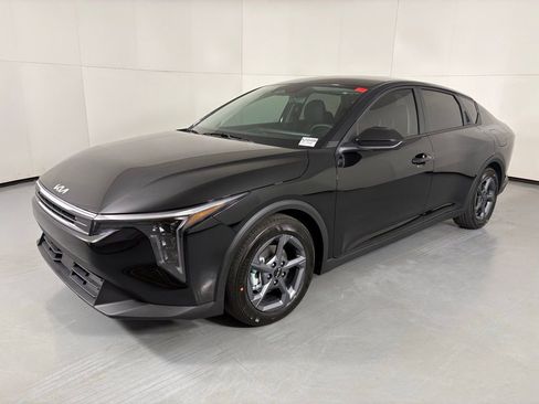 New 2026 Kia K4 FWD image 4