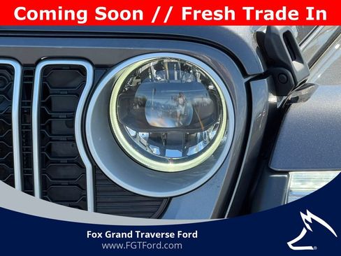 Used 2025 Jeep Wrangler Unlimited Sahara AWD/4WD image 34