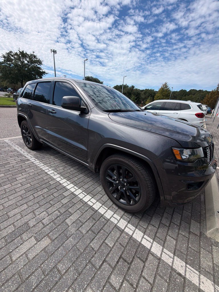 Used 2021 Jeep Grand Cherokee Laredo X RWD image 4