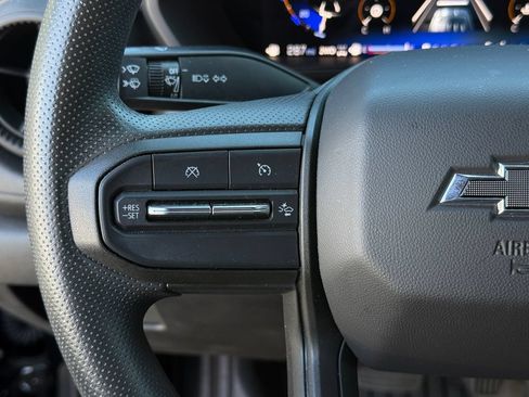 Used 2025 Chevrolet Colorado Trail Boss AWD/4WD image 18