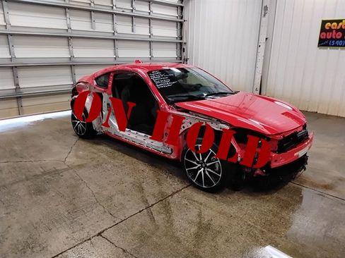 Used 2023 Toyota GR86 w/ ALL Weather Mat Package (TMS) RWD image 1