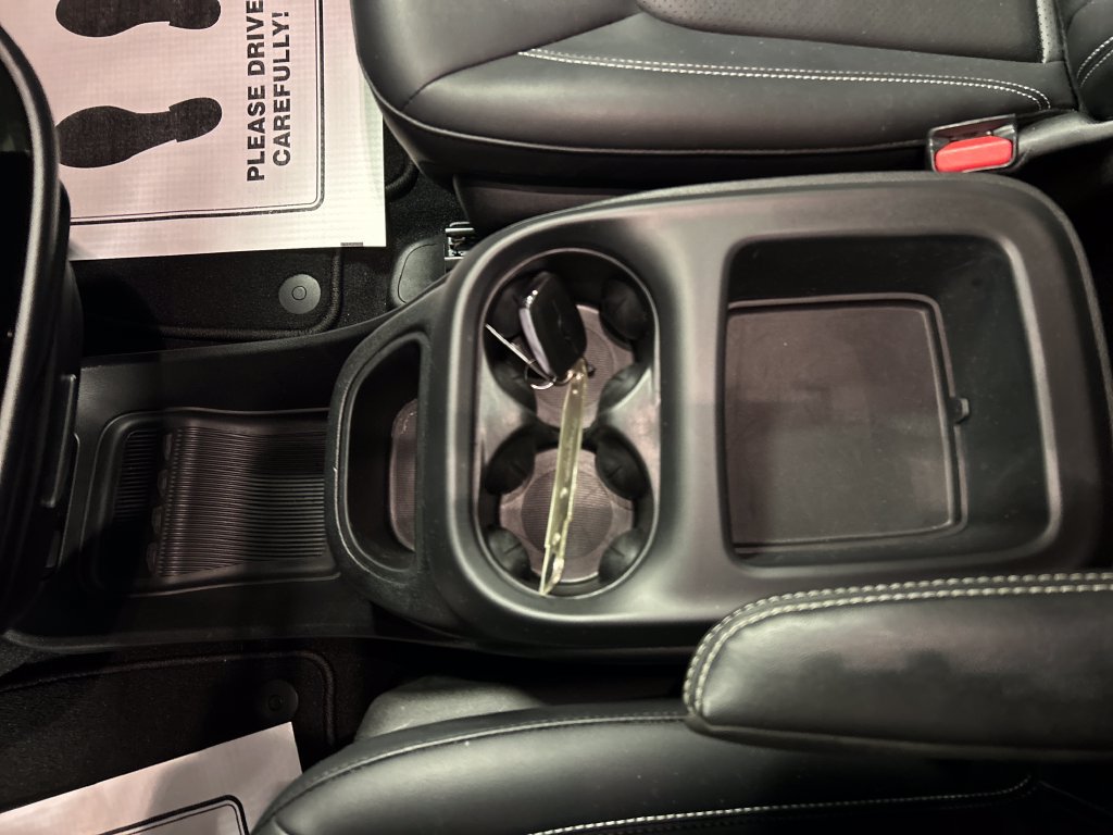 Used 2026 Chrysler Pacifica Select FWD image 21
