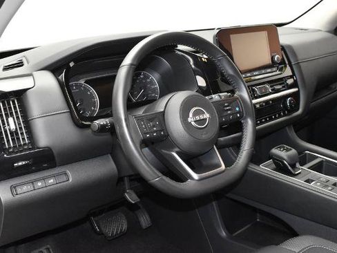 Certified 2025 Nissan Pathfinder SV FWD image 14