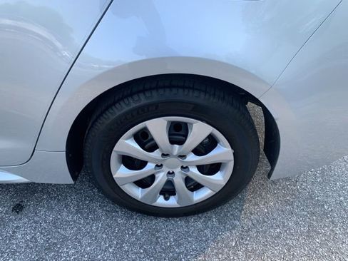 Used 2020 Toyota Corolla LE FWD image 35