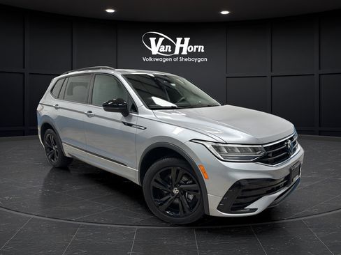 Used 2024 Volkswagen Tiguan SE R-Line AWD/4WD image 1