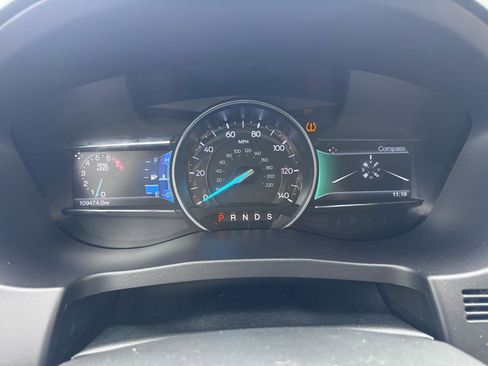 Used 2017 Ford Explorer XLT w/ Equipment Group 201A FWD image 18