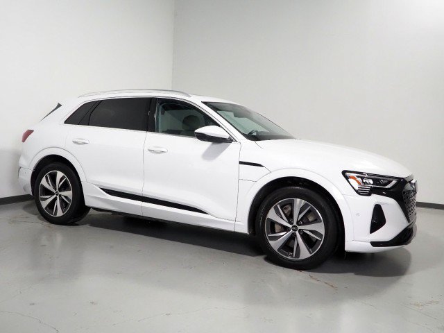 Used 2024 Audi Q8 e-tron Premium Plus w/ Premium Plus Package AWD/4WD image 1
