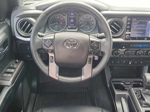 Used 2021 Toyota Tacoma TRD Sport w/ TRD Premium Sport Package AWD/4WD image 8