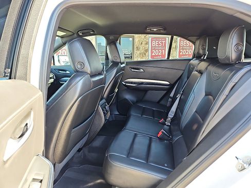 Used 2024 Cadillac XT4 Premium Luxury image 9