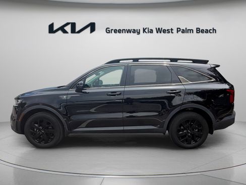 Certified 2022 Kia Sorento S w/ Panoramic Sunroof Package AWD/4WD image 4