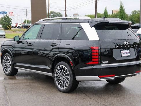 New 2026 Hyundai Palisade Calligraphy FWD image 3