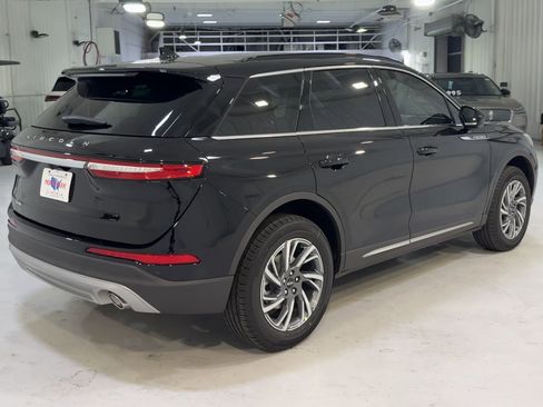 New 2026 Lincoln Corsair Premiere image 9