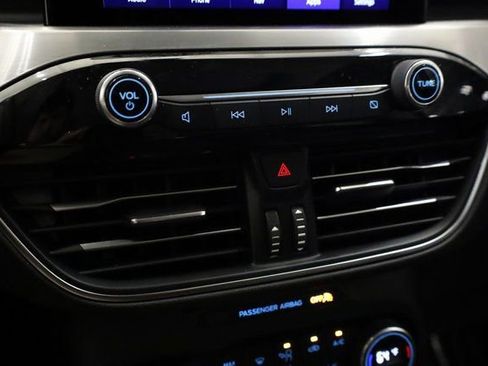 Used 2021 Ford Escape Titanium image 21