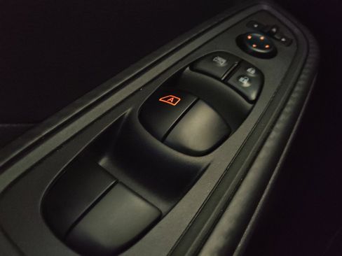 Used 2024 Nissan Versa S w/ S Plus Package image 27