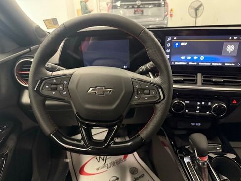 New 2026 Chevrolet Trax RS w/ Sunroof Package image 17