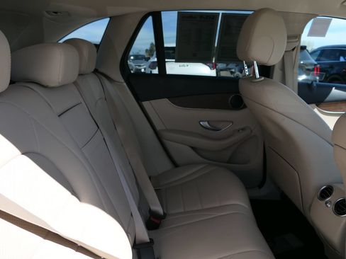 Used 2022 Mercedes-Benz GLC 300 4MATIC w/ Premium Package Lite image 26