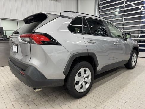 Used 2021 Toyota RAV4 LE image 3