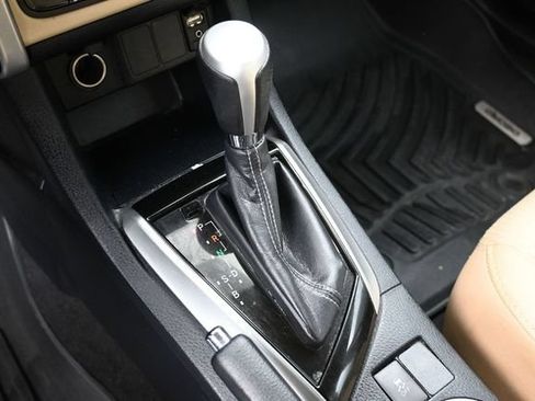 Used 2017 Toyota Corolla LE w/ Carpet Mat Package (TMS) FWD image 12
