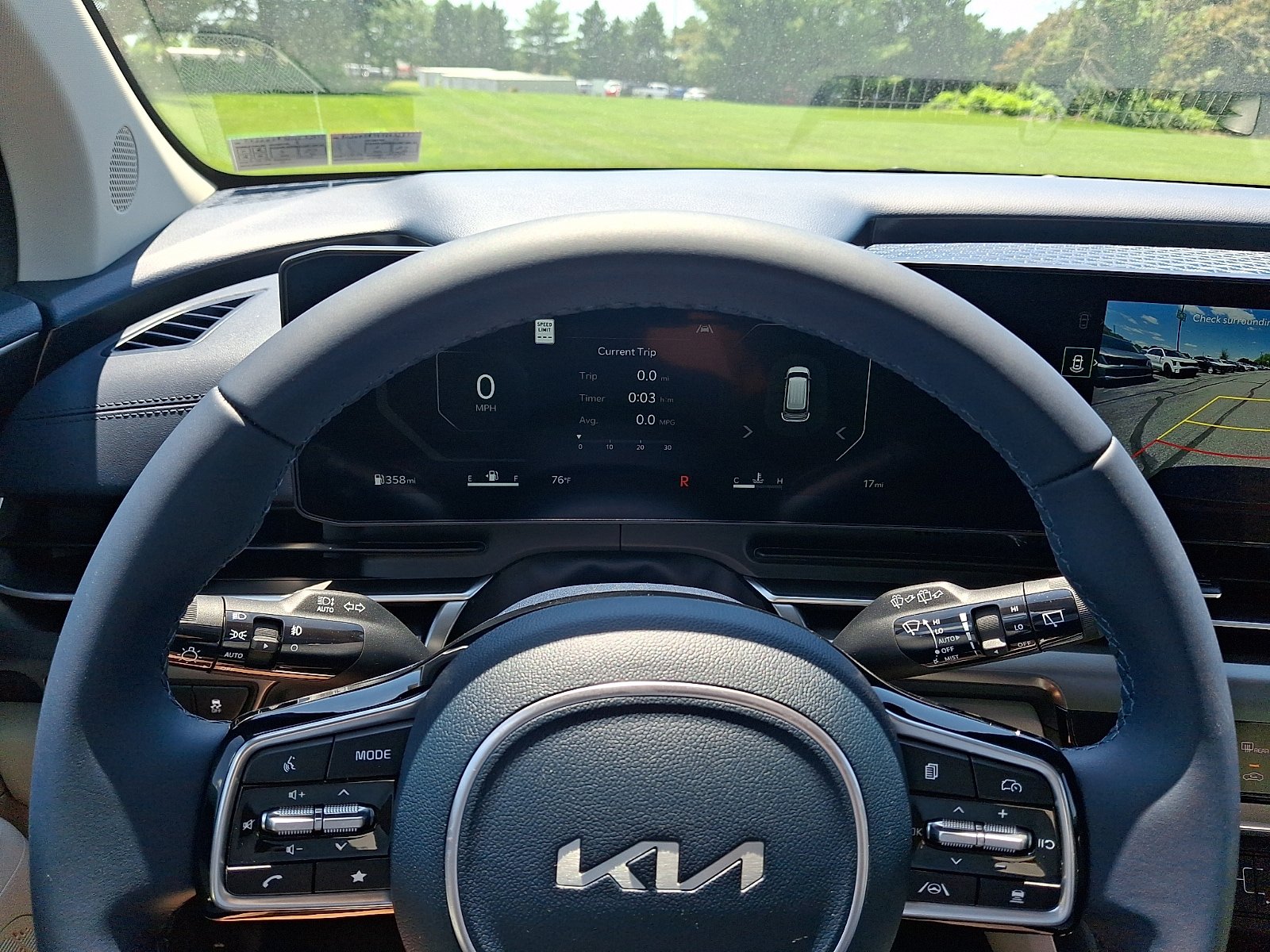 New 2026 Kia Carnival SX w/ SX Dark Edition Package FWD image 14