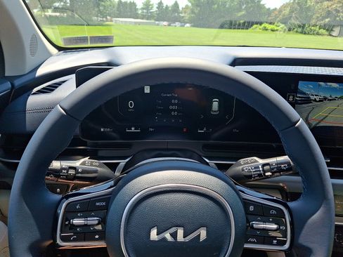 New 2026 Kia Carnival SX w/ SX Dark Edition Package FWD image 14
